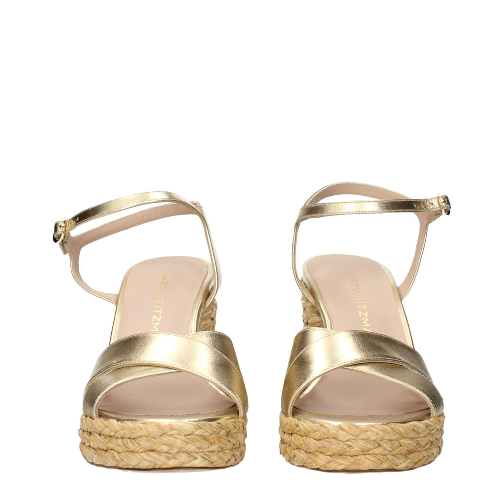 Stuart Weitzman Goldene Ledersandalen mit Plateauabsatz