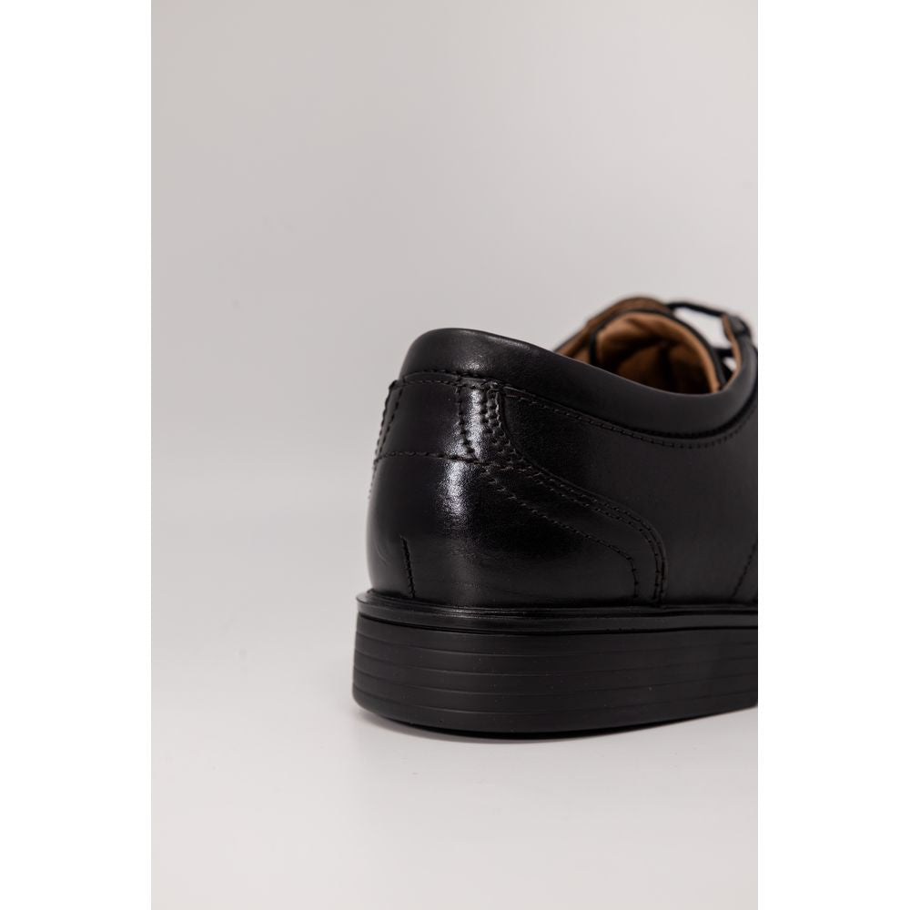 Clarks Schwarze Oxford- und Derby-Schuhe aus Leder