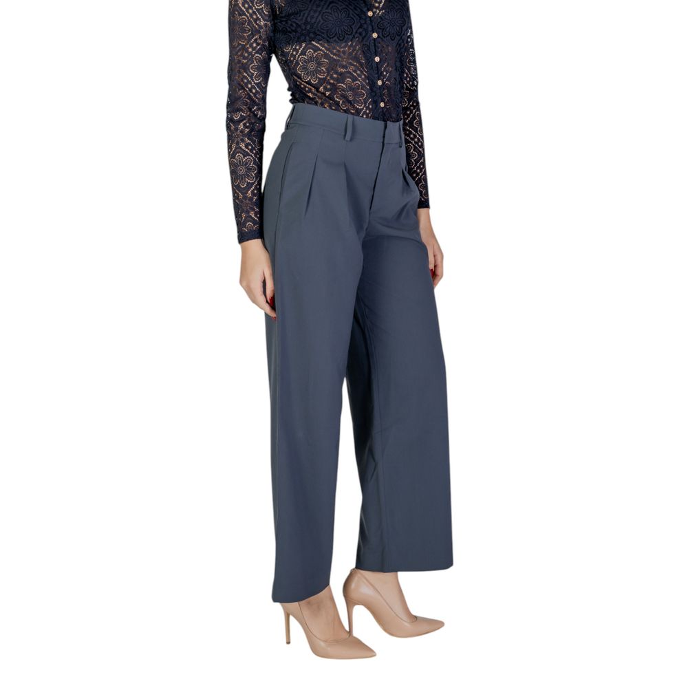 Calvin Klein Jeans Graue Hose aus recyceltem Polyester