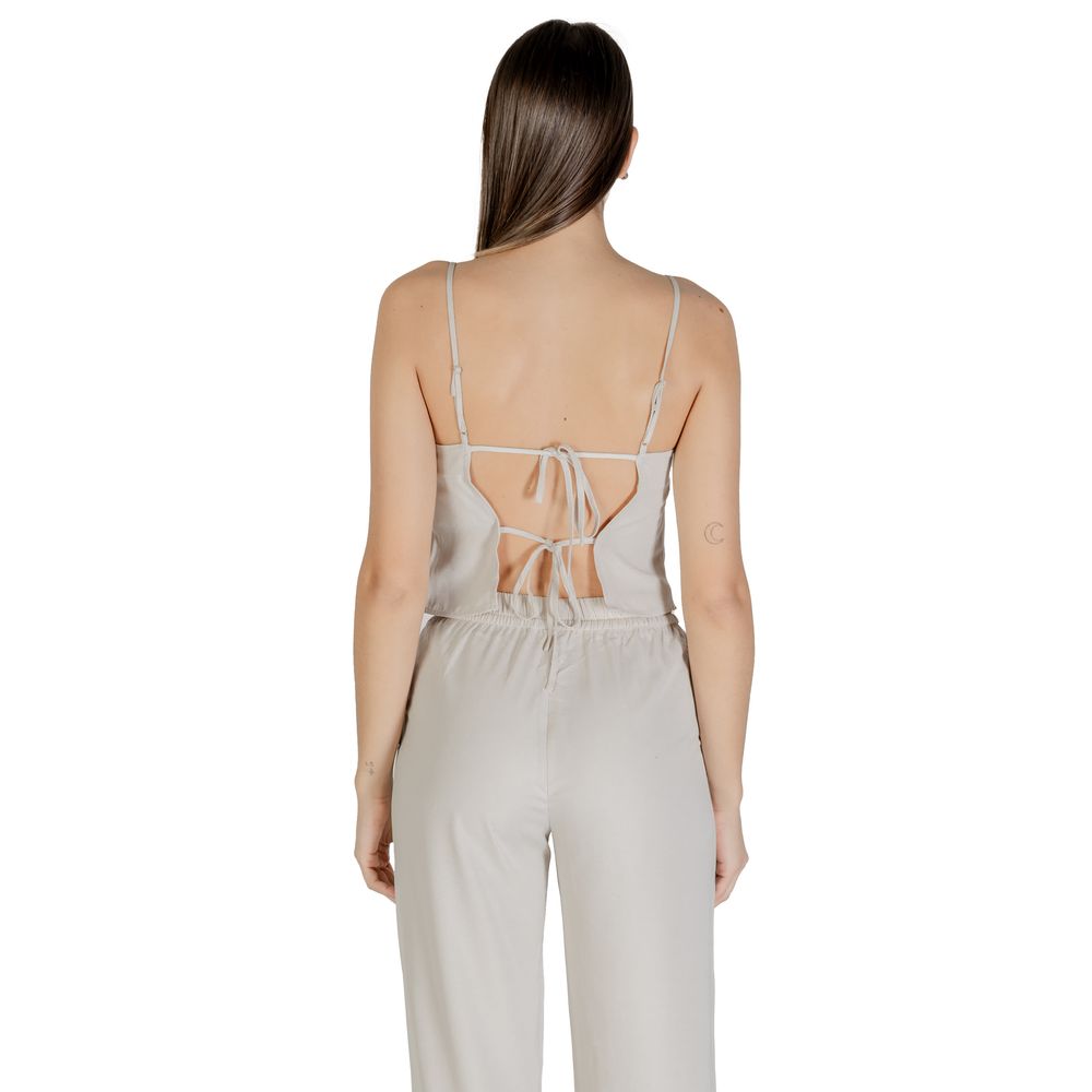 Only Beigefarbenes Oberteil aus recyceltem Polyester