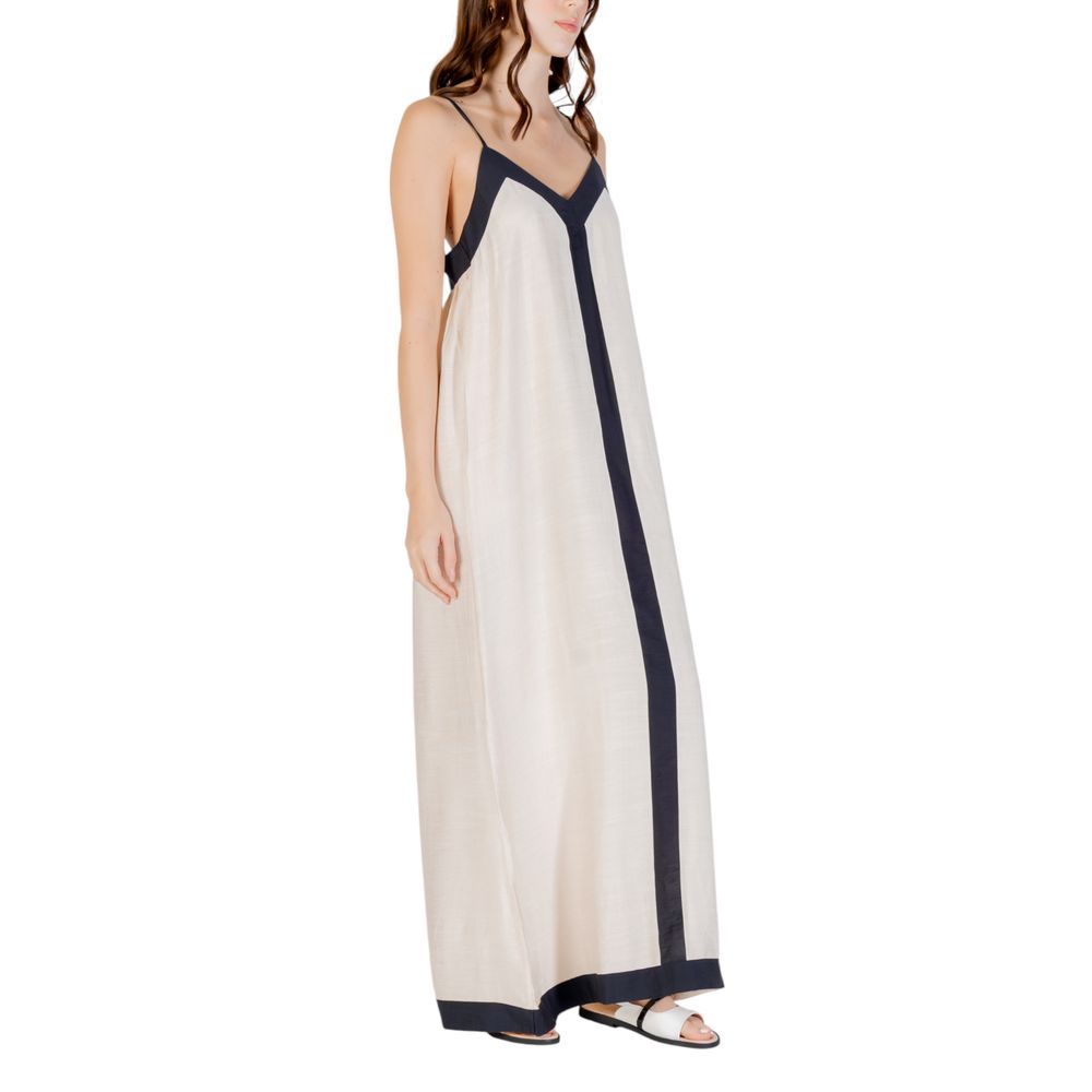 Vero Moda Beigefarbenes Nylon-Maxikleid