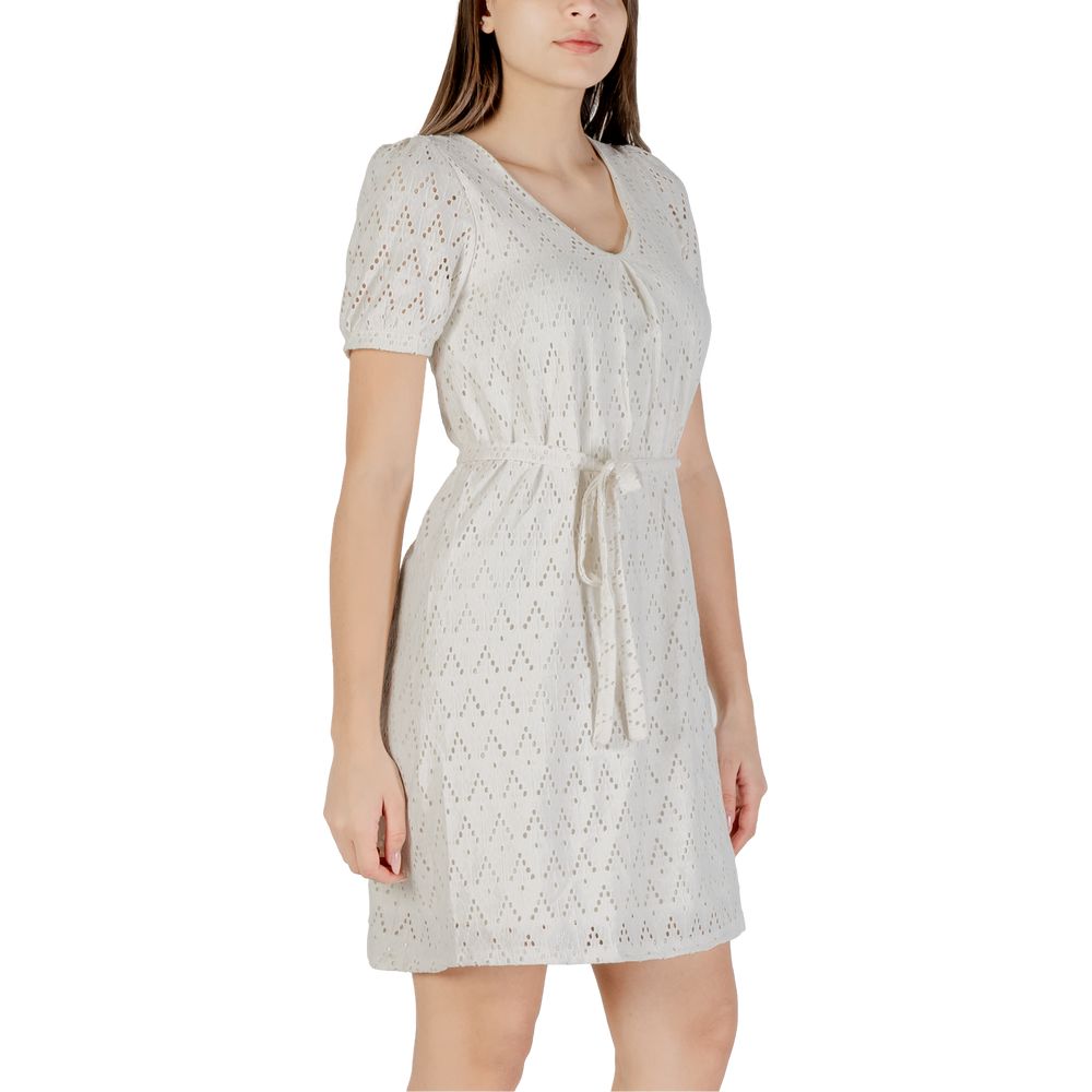 Vila Clothes Beigefarbenes Kurzkleid aus recyceltem Polyester