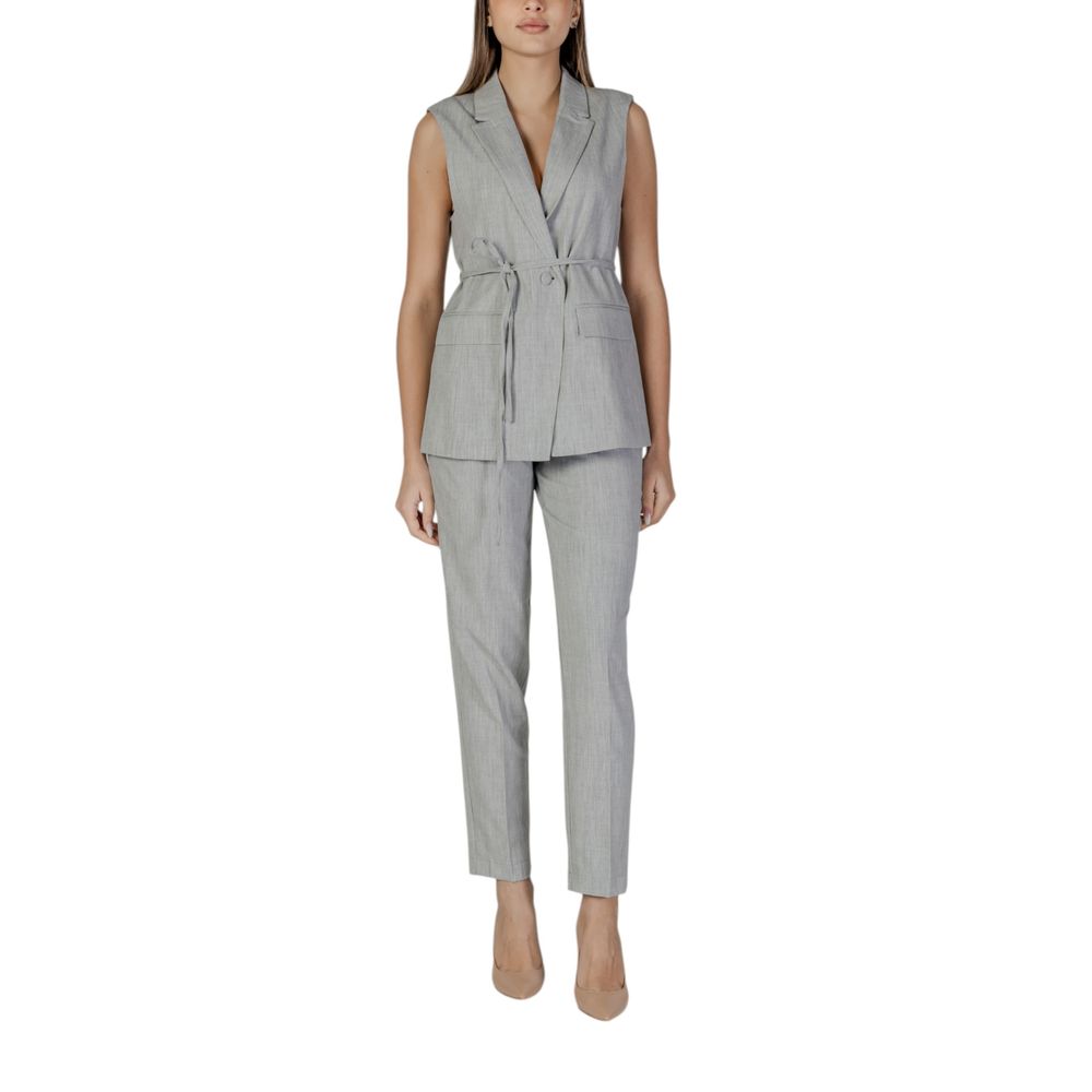 Vila Clothes Graue Weste aus wiederverwertetem Polyester