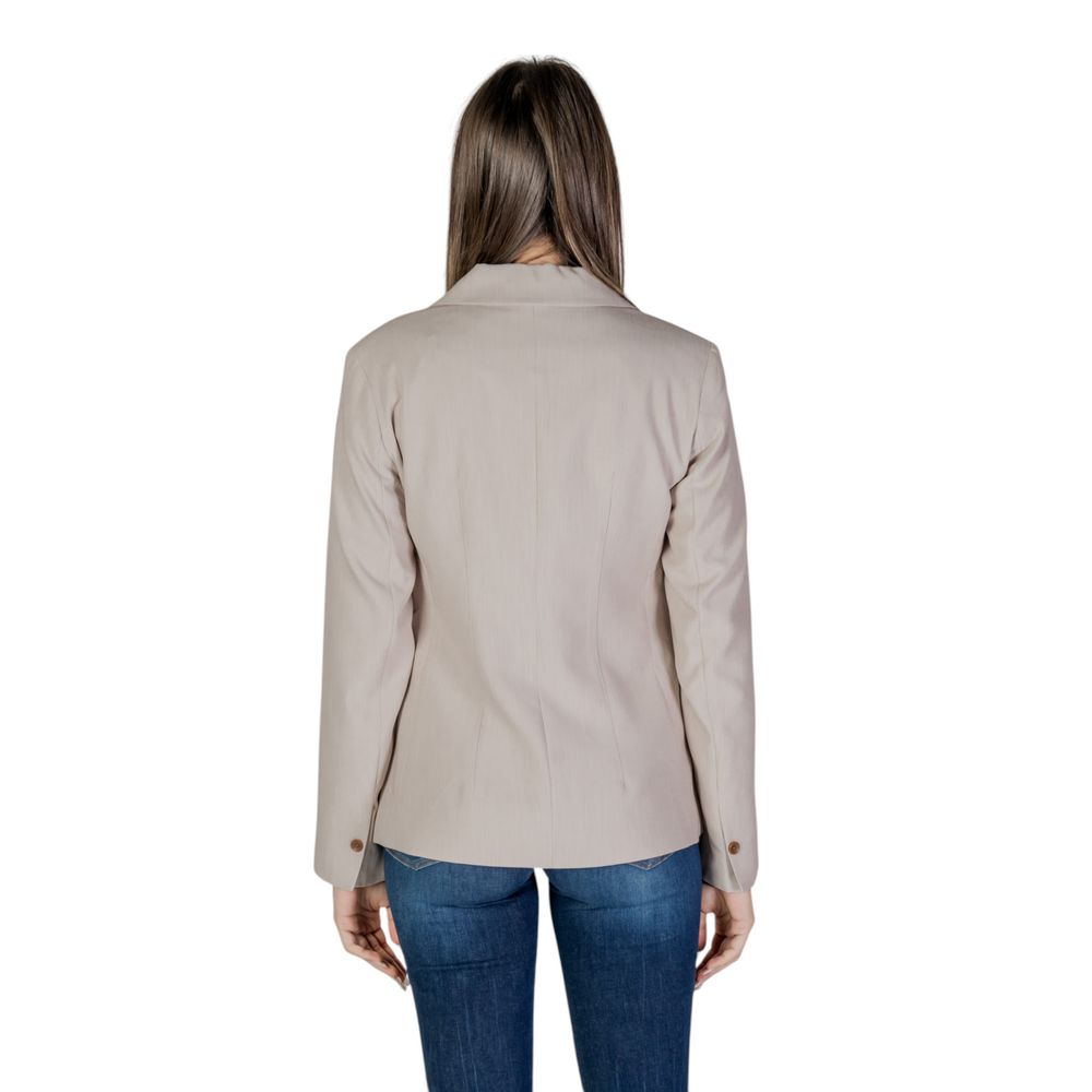 Only beige blazer made from recycled polyester
