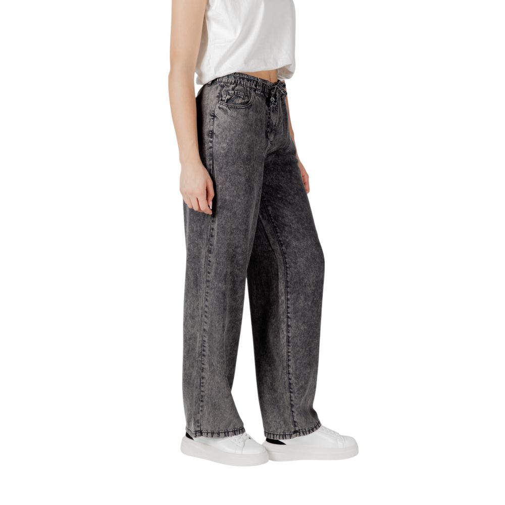 Only Schwarze Lyocell-Hose mit weiter Beinweite