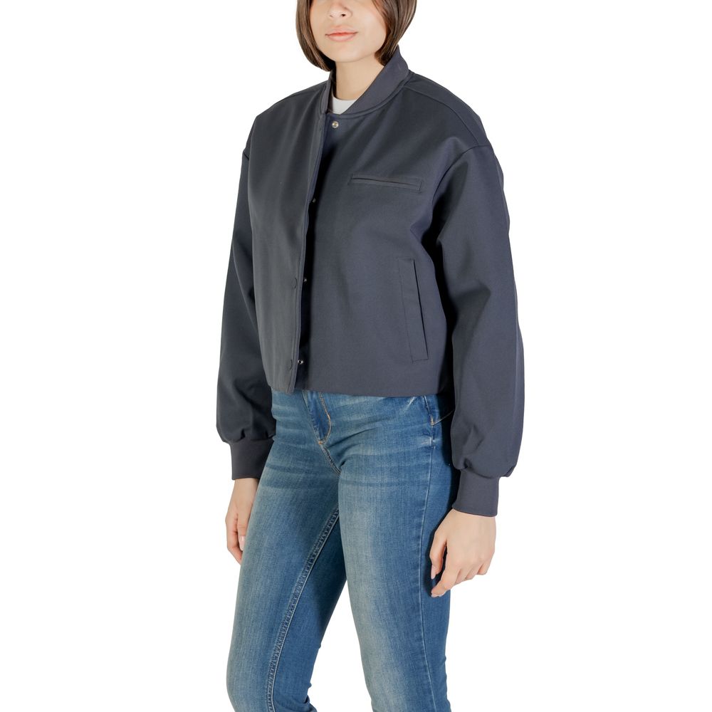 Calvin Klein Jeans Graue Jacken aus recyceltem Polyester &amp