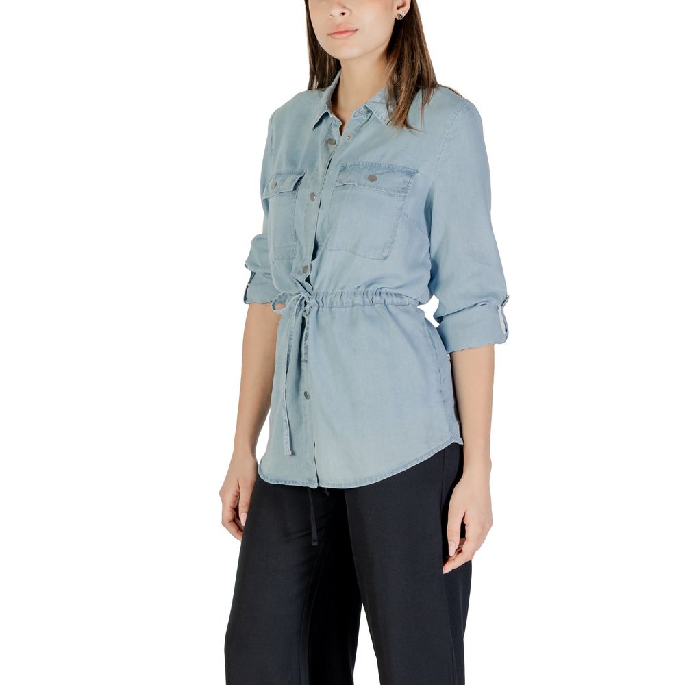 Only Hellblaue Bluse aus Tencel