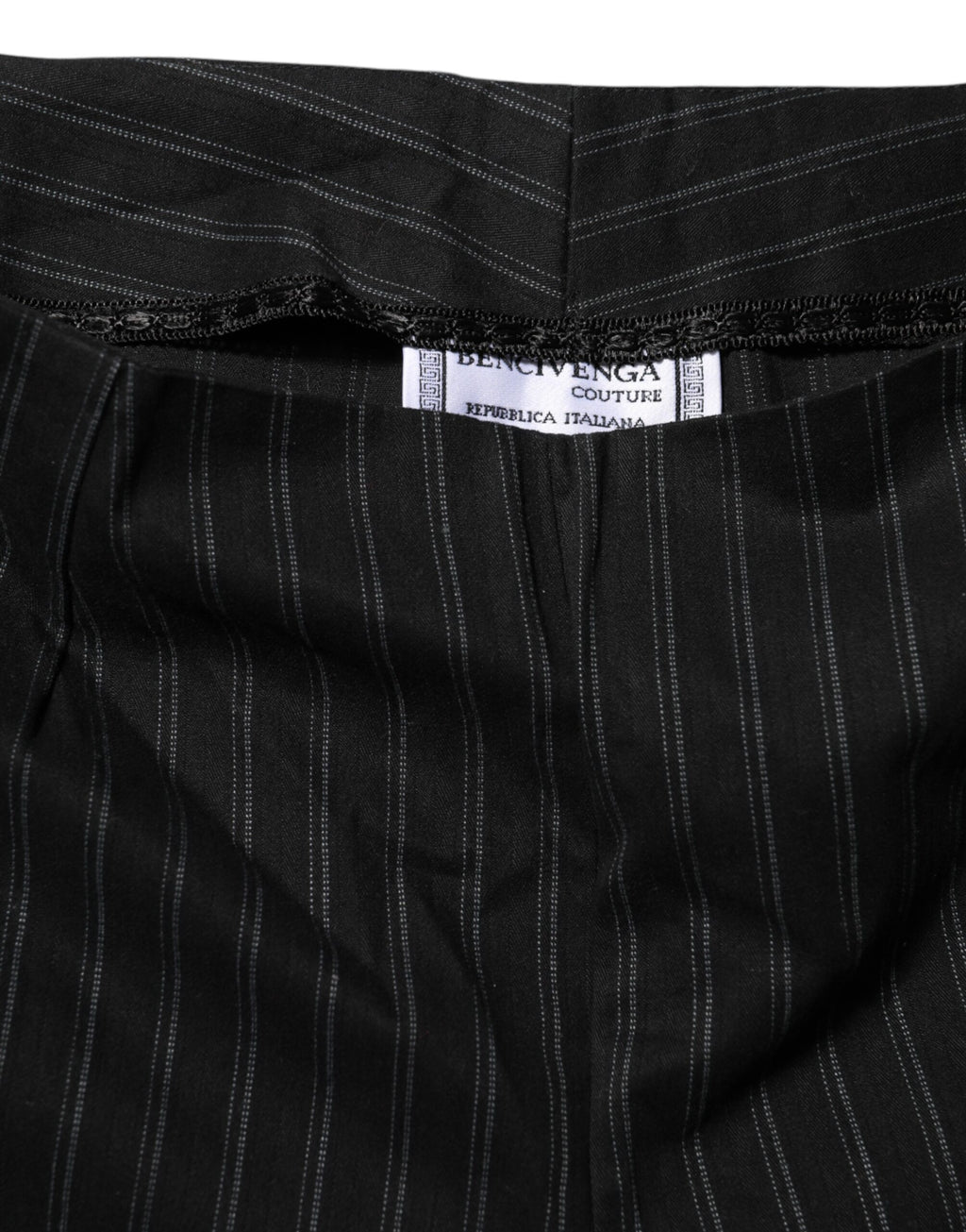 BENCIVENGA Schwarze Nadelstreifenhose aus Wollmischung mit geradem Bein