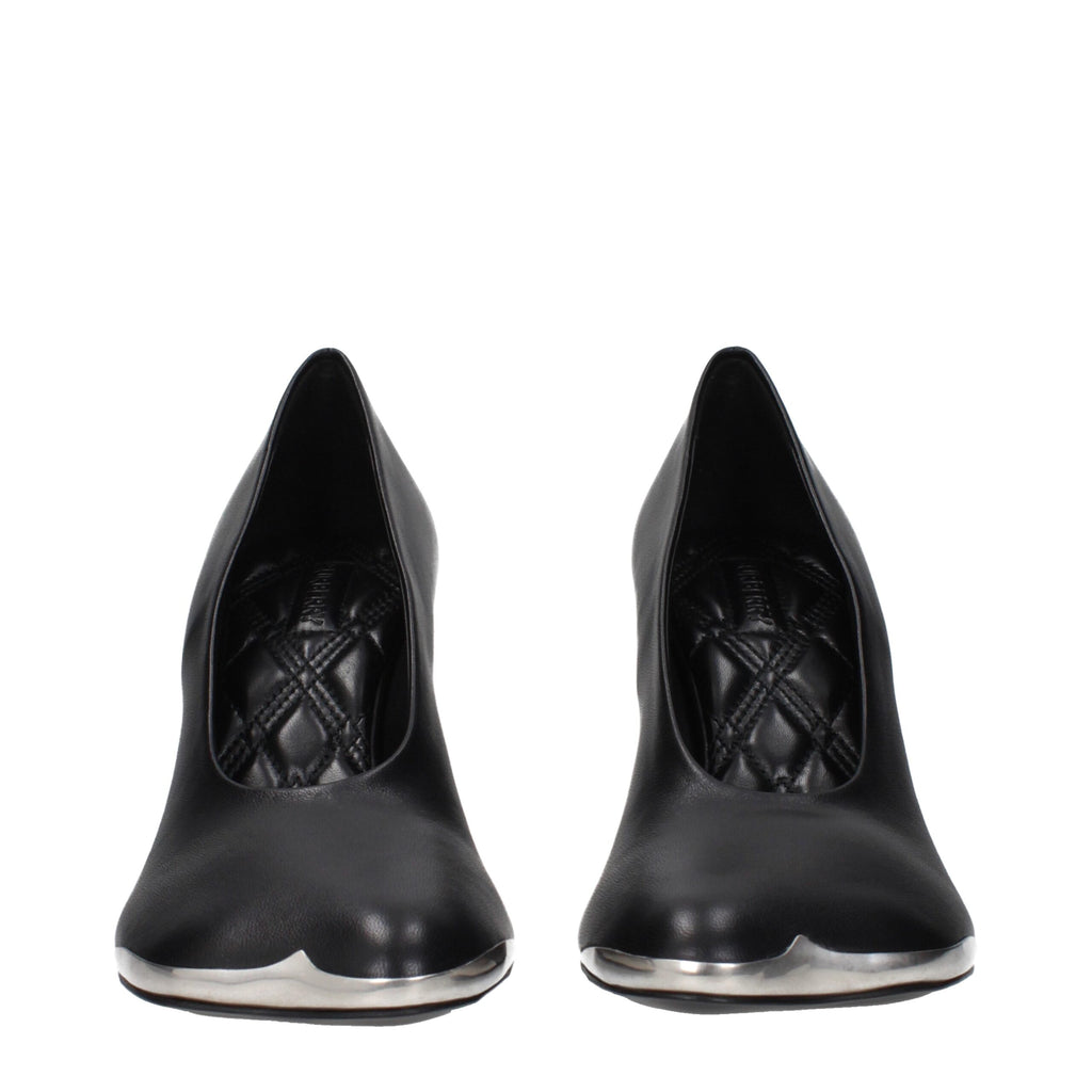 Burberry Schwarze Leder Pumps mit hohem Absatz