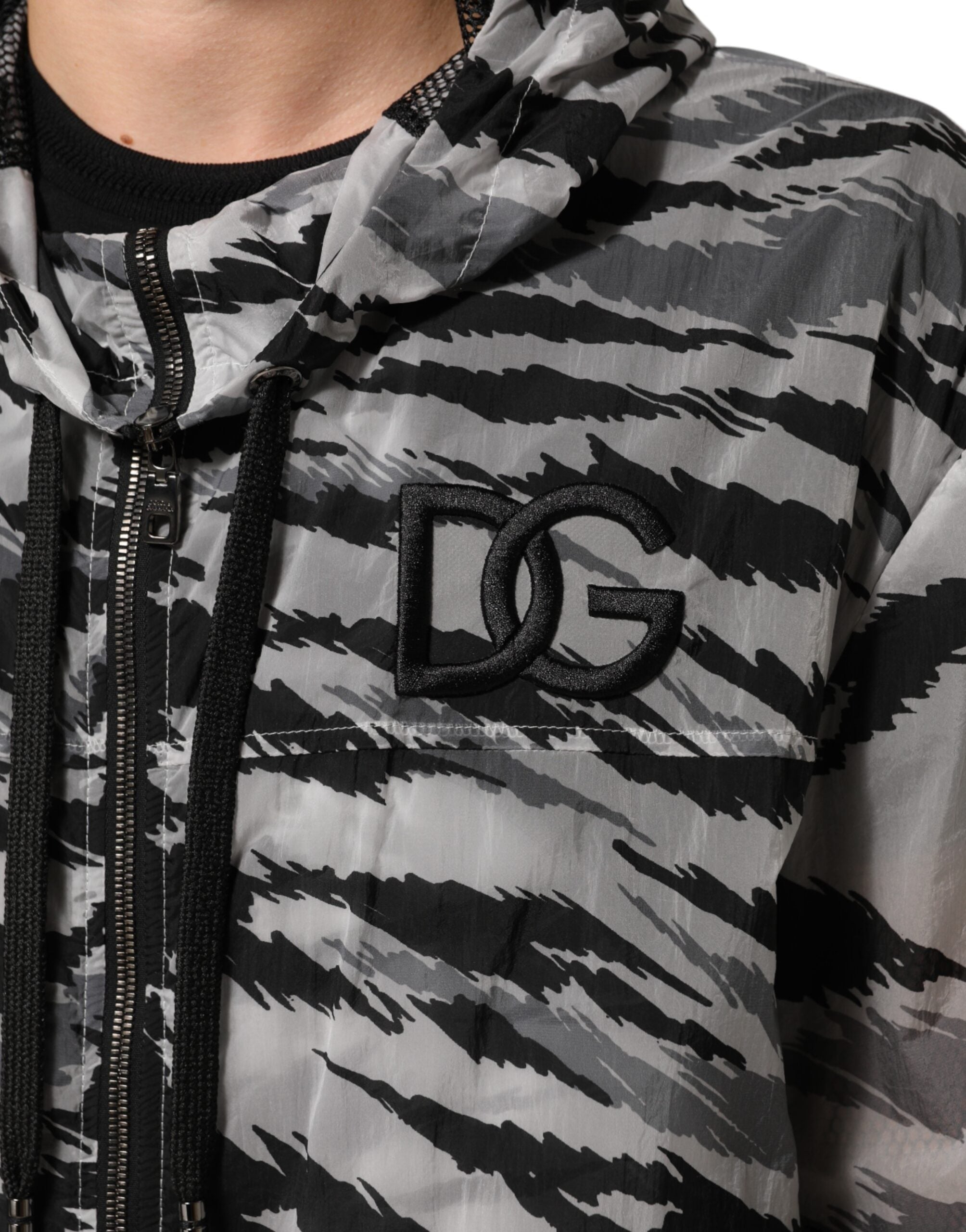 Dolce & Gabbana Graue Sweatshirt-Jacke mit Tarnmuster und Kapuze