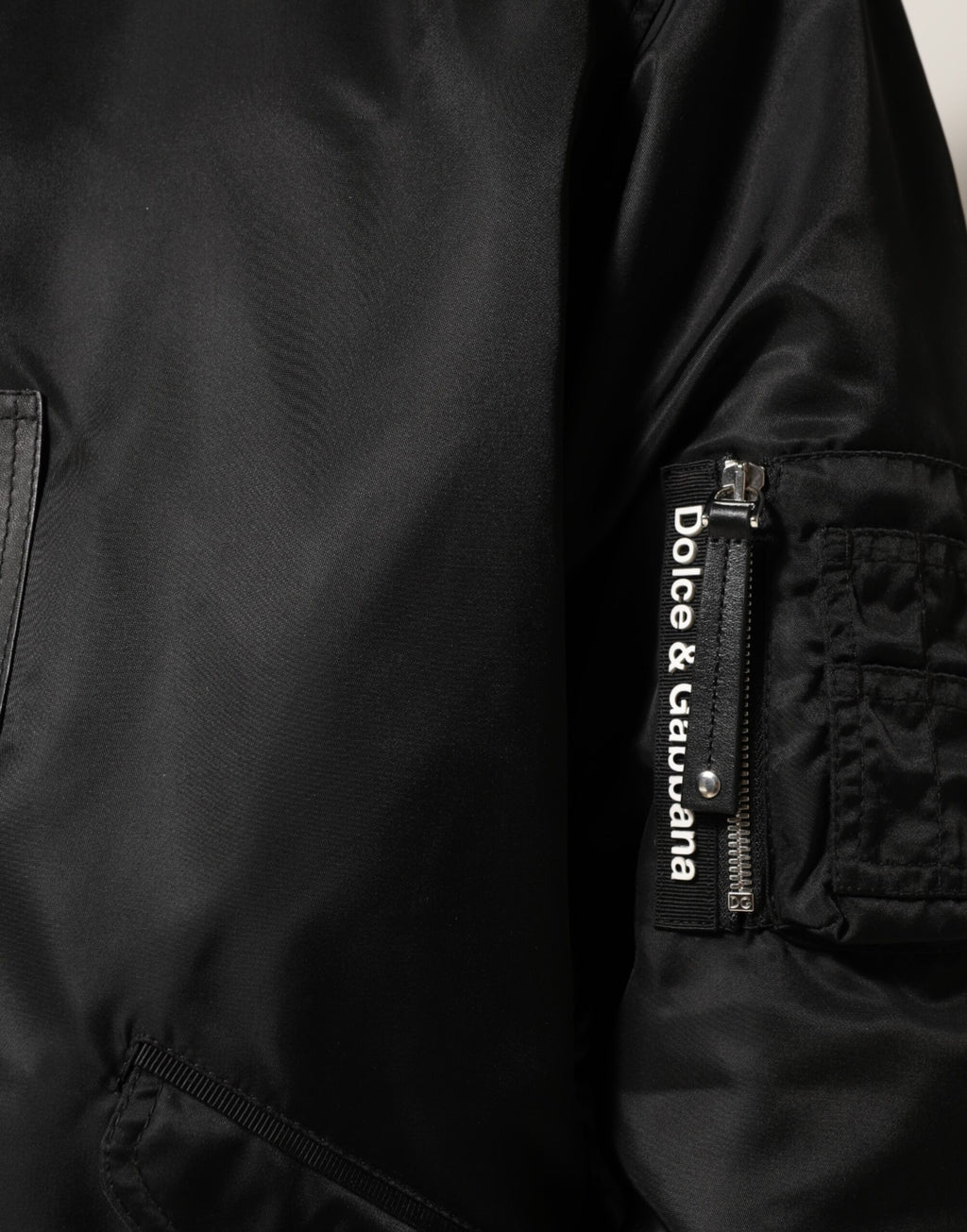Dolce & Gabbana Schwarze Bomberjacke aus Baumwolle mit Kapuze und Reißverschluss