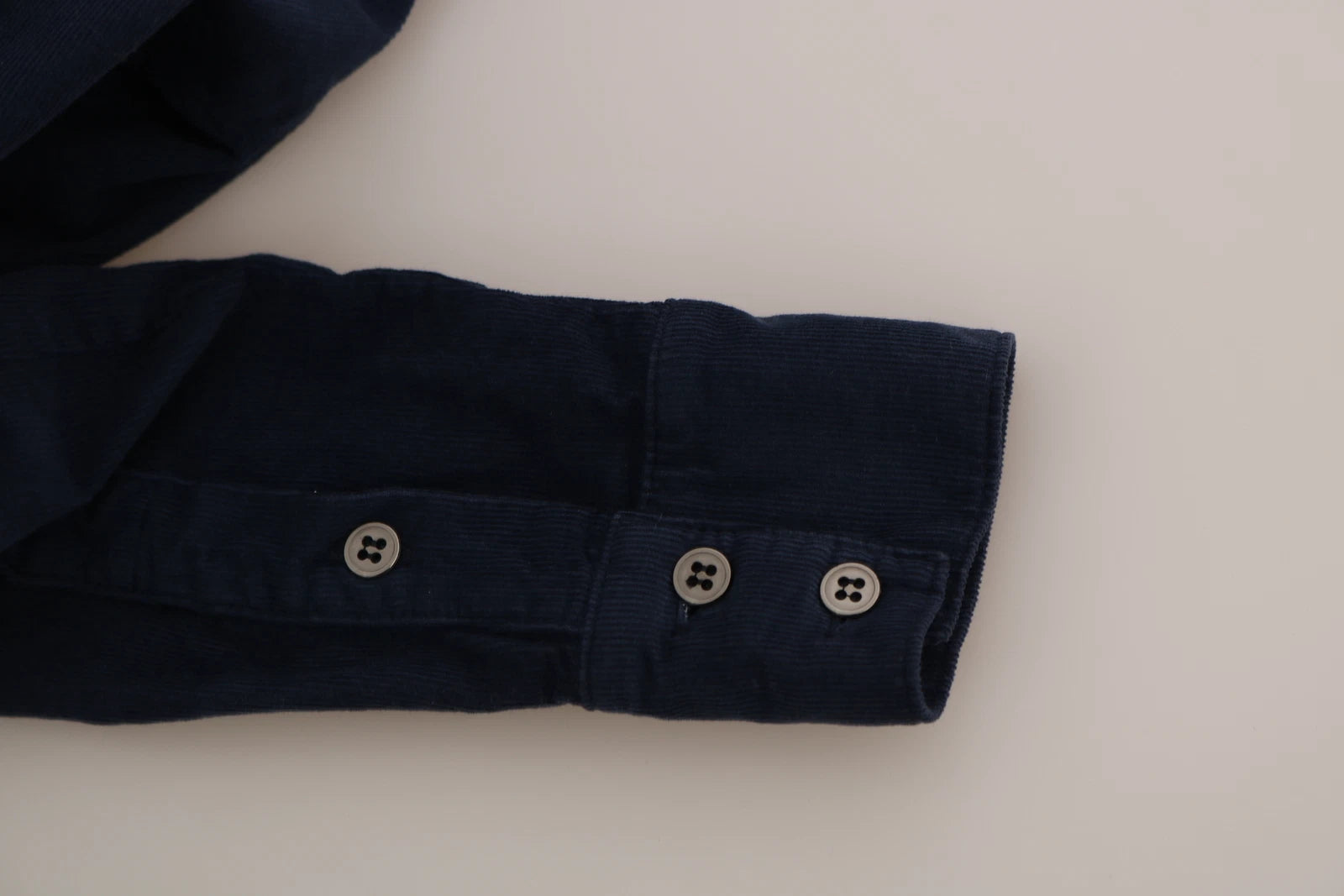 Eight-wale corduroy shirt with long sleeves