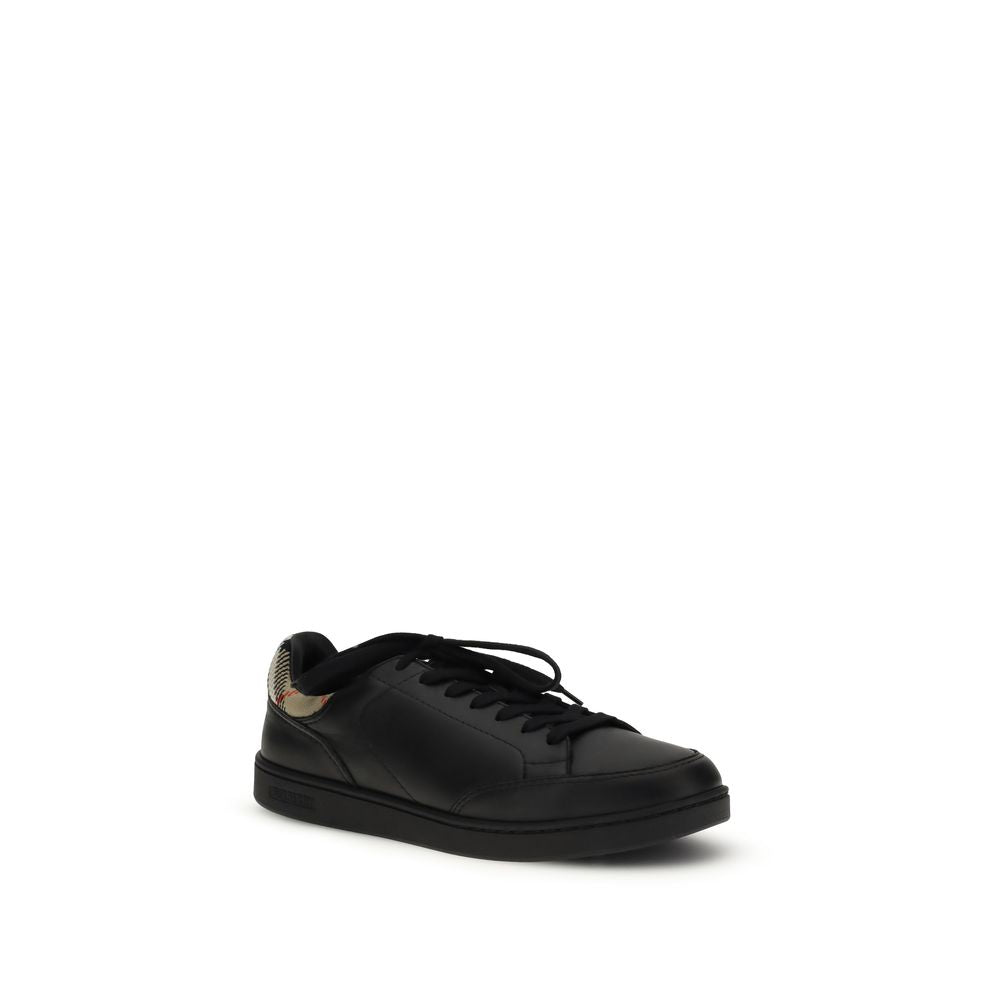 Burberry Schwarze Low-Top-Sneaker aus Kalbsleder Bos Taurus