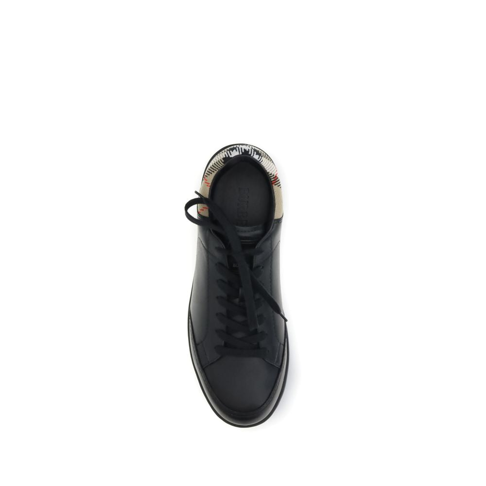 Burberry Schwarze Low-Top-Sneaker aus Kalbsleder Bos Taurus