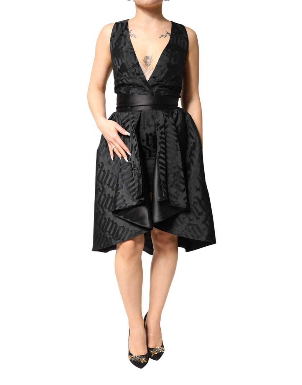 John Richmond Schwarzes Jacquard-Kleid mit tiefem V-Ausschnitt und Spaghettiträgern, zweiteilig