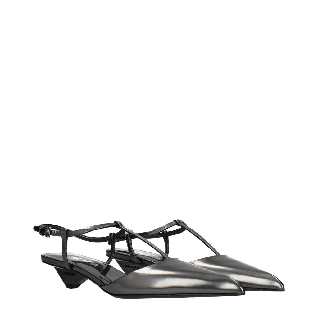 Prada Graue Leder-Sandalen mit flachem Absatz